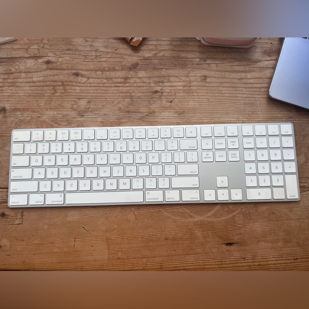 Apple A18 Magic Wireless Keyboard